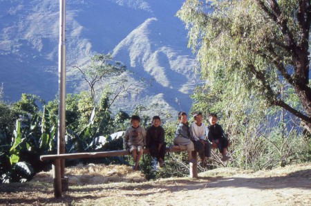 Barn i östra Bhutan
