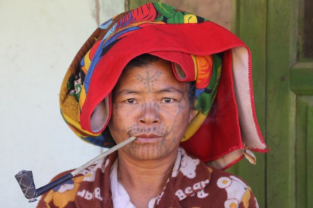 Tatuerad kvinna i Chin state